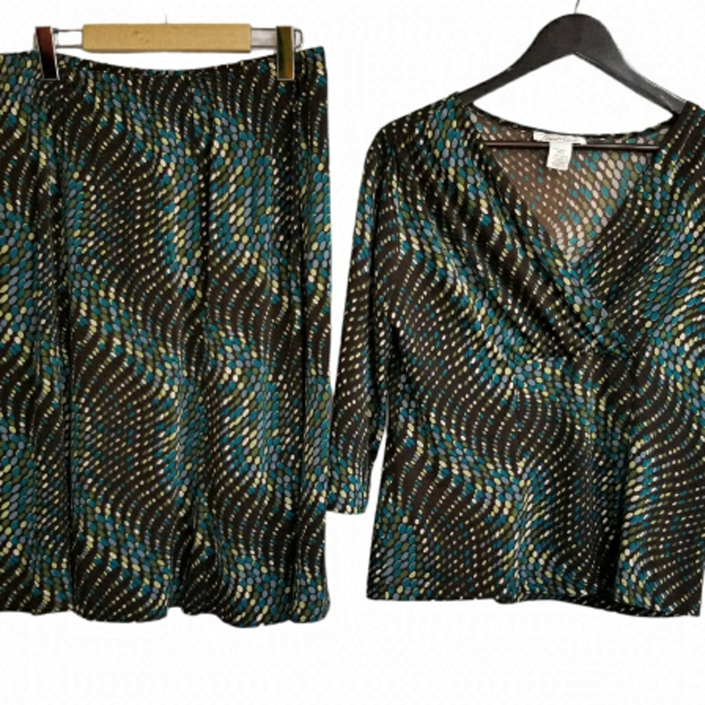 Tradition polyester Spandex patterned top and skirt set in a size large